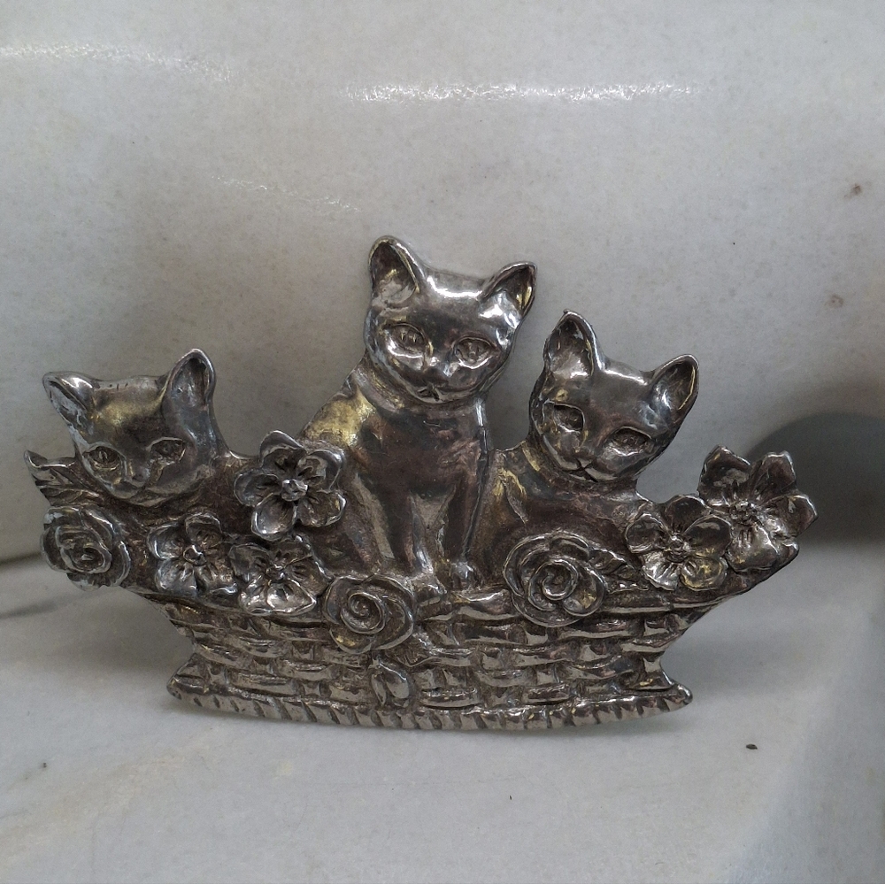 VINTAGE 1980s Silver Cat Trio Decorative Pewter Pin by Seagull Pewter